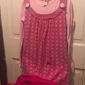 Girl’s babydoll top with tights